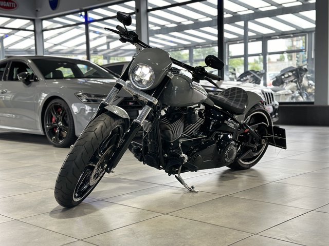 Harley-Davidson Breakout 103 FXSB 5HD Zertifikat Remus Klappenauspuffanlage Gebrauchtwagen Kaufen | EZ 02/2016