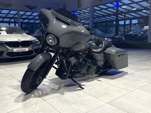 Harley-Davidson Electra Glide 21" CVO-HECK Used vehicle for sale | First registration 07/2019