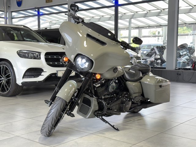 Harley-Davidson FLHXS Street Glide Special 114ci APE 21"Zoll Used vehicle for sale | First registration 07/2020 | Price 21.850 €