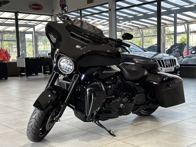 Harley-Davidson Ultra Limited FLHTK 114 Street Glide CVO-Heck Used vehicle for sale | First registration 07/2022
