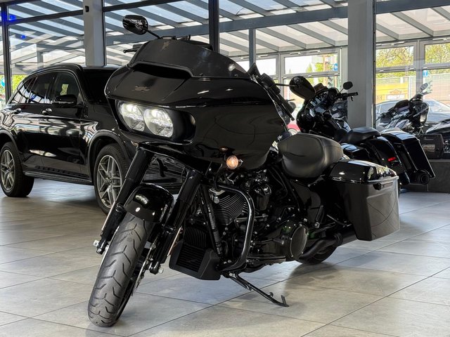 Harley-Davidson FLTRXS Road Glide Special 107 Used vehicle for sale | First registration 07/2017