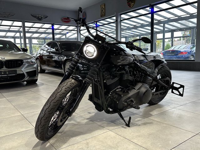 Harley-Davidson Street Bob 107 FXBB Custom LED Hollywood Used vehicle for sale | First registration 07/2018