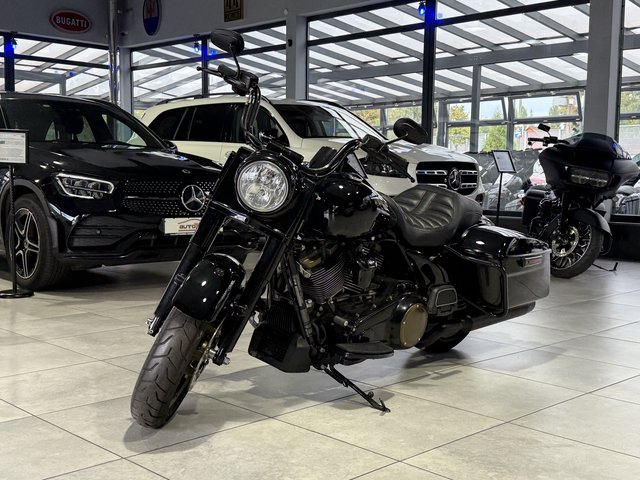 Harley-Davidson Road King FLHR 107 CVO Custom AllBlack Tempomat Gebrauchtwagen Kaufen | EZ 07/2018 | Preis 15.850 €