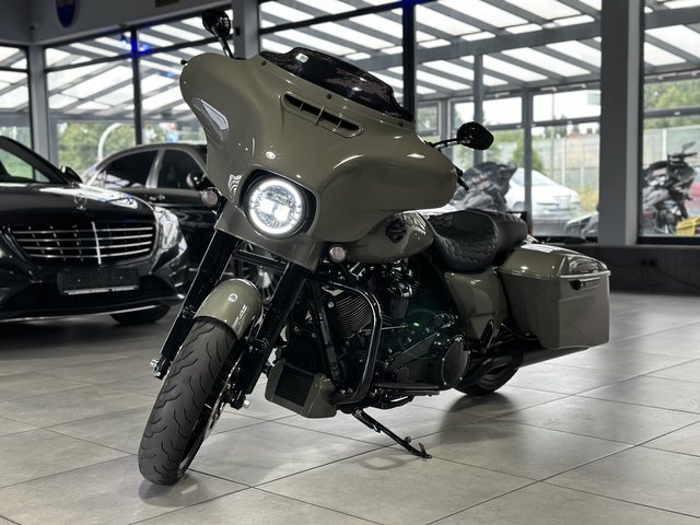 Harley-Davidson Street Glide 107 FLHX LED CUSTOM M8 Tempomat ABS Gebrauchtwagen Kaufen | EZ 07/2021