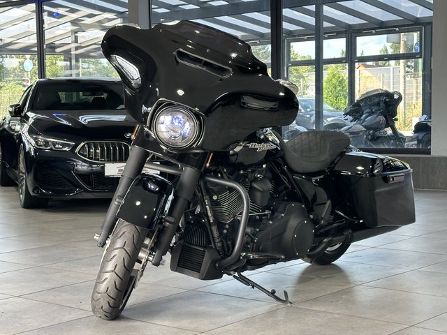 Harley-Davidson Street Glide 107 FLHX CVO-Heckumbau LED Custom Gebrauchtwagen Kaufen | EZ 07/2017
