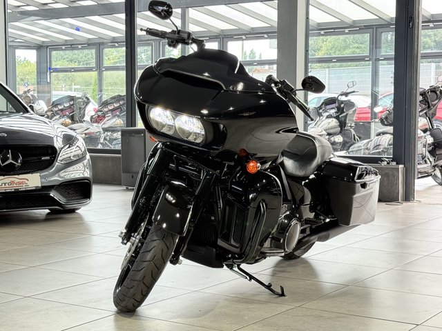 Harley-Davidson Road Glide Ultra 114 APE CVO-Heck Used vehicle for sale | First registration 07/2019