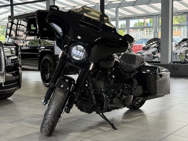 Harley-Davidson Street Glide Electra Glide Ultra 103 FLHTCU LED Used vehicle for sale | First registration 07/2014