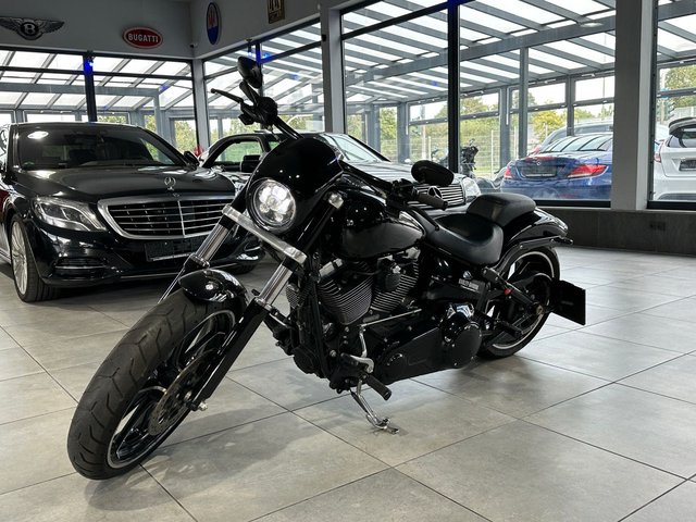 Harley-Davidson Breakout 103 FXSB Remus LED Gebrauchtwagen Kaufen | EZ 02/2016