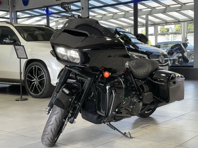Harley-Davidson FLTRK Road Glide 114 CVO-Heck APE LED Used vehicle for sale | First registration 07/2020 | Price 19.850 €