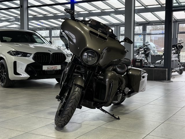 Harley-Davidson FLHTKSE 114 CVO UltraLimited Electra StreetGlide Used vehicle for sale | First registration 07/2017