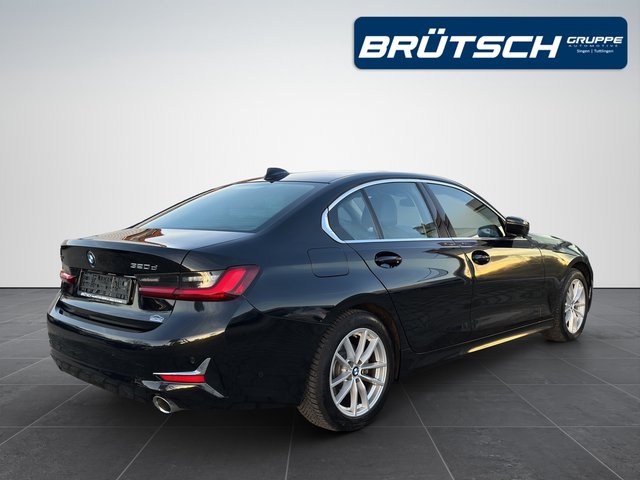 BMW 320 d xDrive Luxury Line AUTOMATIK / LEDER / AHK / SCHIEBEDACH - bilder 3