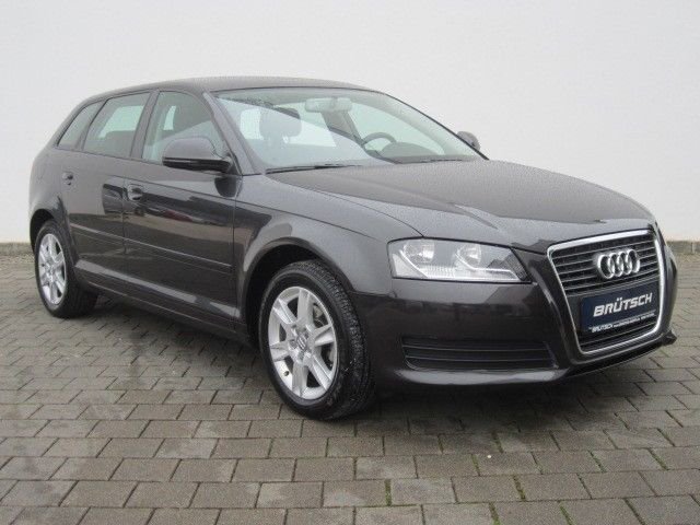 Audi A3 Sportback 1.6 TDI Attraction DSG / SITZHEIZUNG - bilder 1