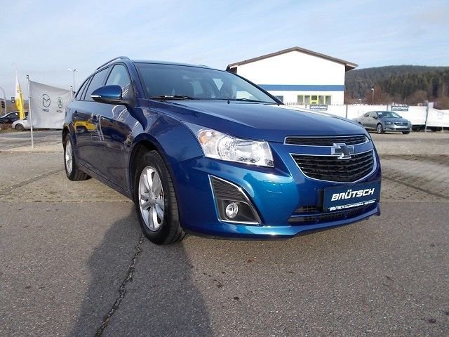 Chevrolet Cruze 1.7 D Station Wagon LT KLIMA / ALU / TEMP - bilder 1