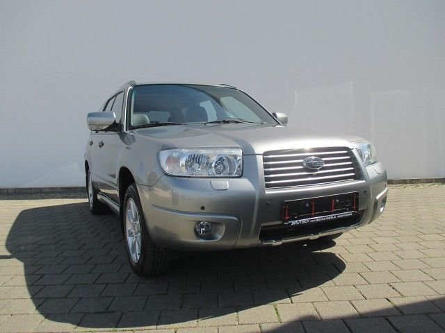 Subaru Forester 2.0 X Celebration LEDER / AHK / AUTOMAT - bilder 1