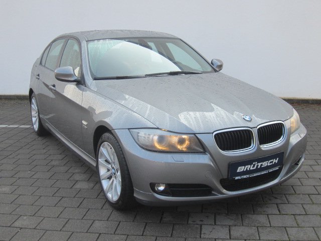 BMW 320dA xDrive LEDER / NAVI / XENON - foto 1
