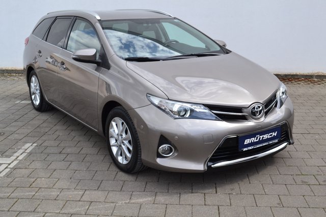 Toyota Auris 2.0 D-4D DPF Touring Sports Life+ NAVI - bilder 1
