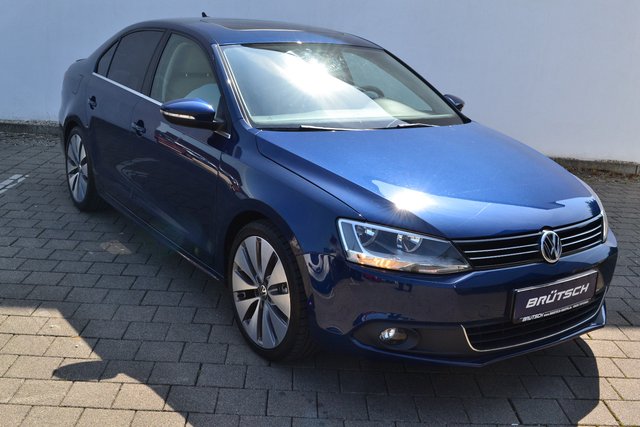 Volkswagen Jetta 2.0 TSI Highline DSG / NAVI / LEDER / SCHIEBEDACH - bilder 1