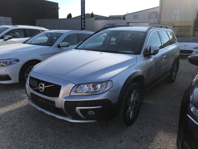 Volvo XC70 Summum D4 KLIMA / LEDER / XENON / ABSTANDSTEMPOMAT - bilder 1