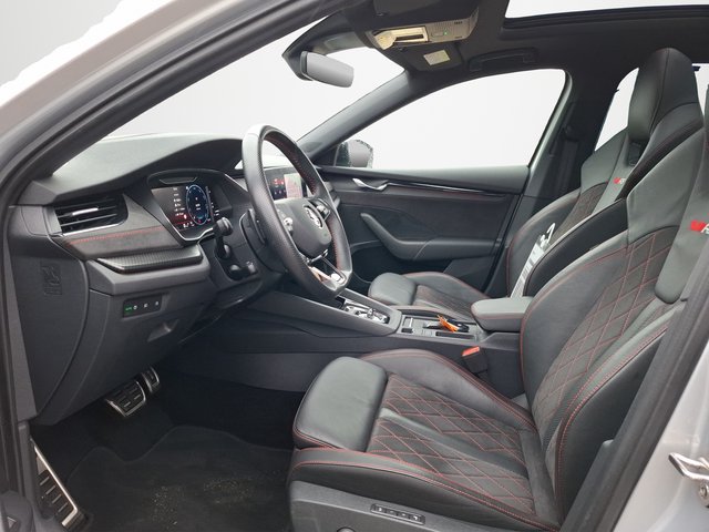 Skoda Octavia Combi RS Plus 2.0 TSI DSG / PANORAMA / AHK / MATRIX / HEAD-UP - bilder 8