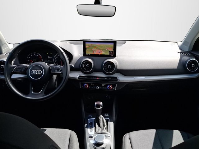 Audi Q2 35 TFSI S-TRONIC / NAVI / AHK / LED / SITZHEIZUNG / KAMERA - foto 9