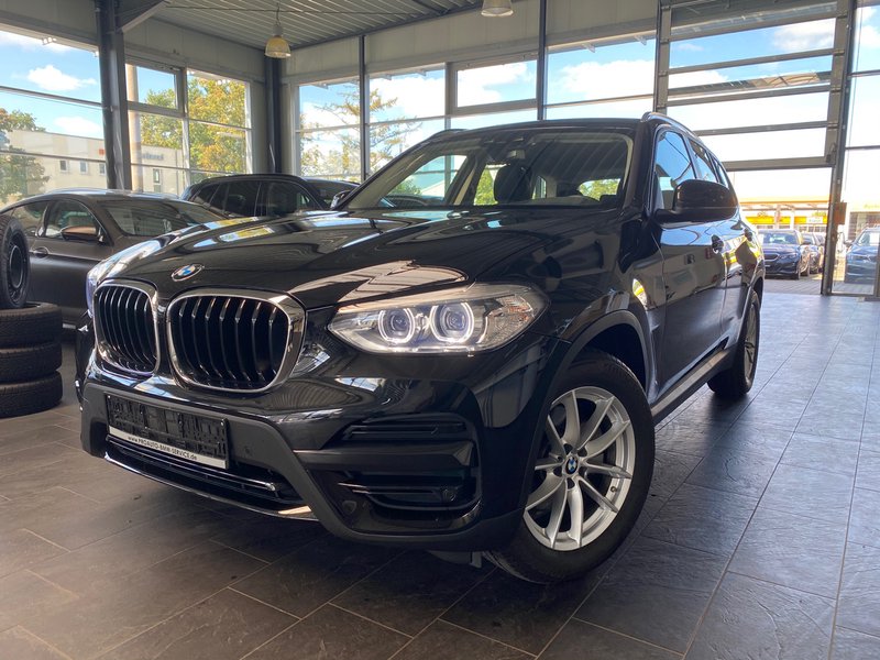 BMW X3 xDrive20i Advantage NAVI/LM18/AmbienteLicht/PDC/Sitzheizung Year-old  buy in Langenfeld Price 35990 eur - Int.Nr.: BM-1803 SOLD