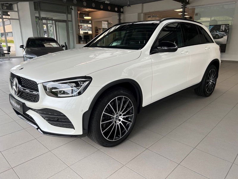 Mercedes-Benz GLC 200 4M,AMG-Line,AHK,PANO,Carbon,Designo