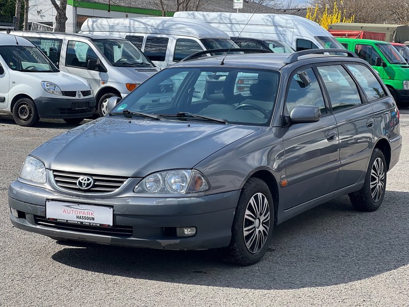 Toyota Avensis Kombi 1.8 Style AHK Klimaaut.