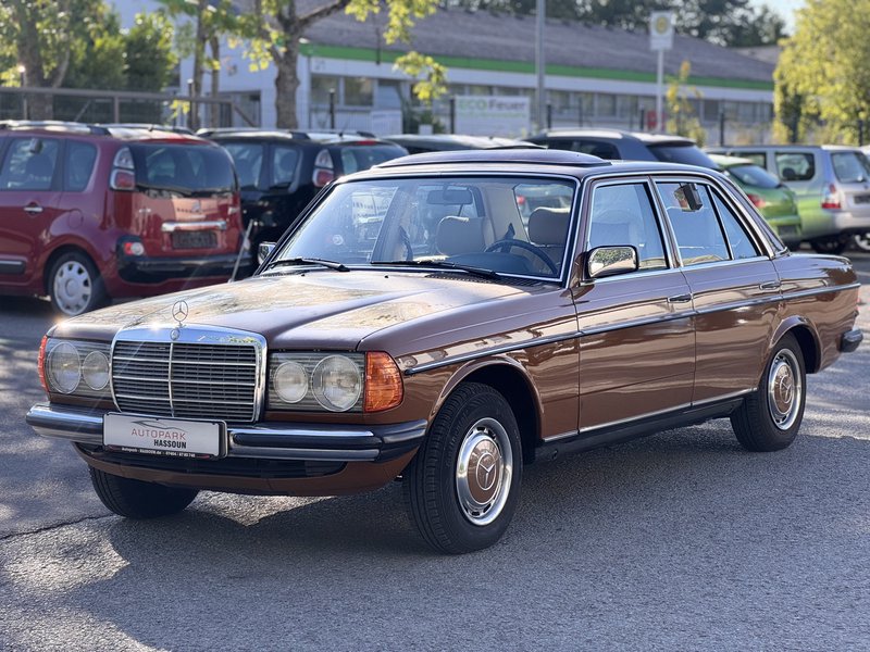 Mercedes-Benz 123 300 D TÜV 06/27 4-Gang H-Zulassung