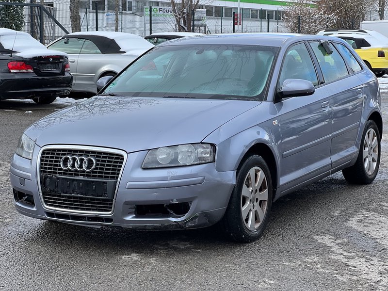Audi A3 Sportback 2.0 FSI Ambiente TÜV 06/23 AHK Tempo PDC SHZ Klimaauto Bord