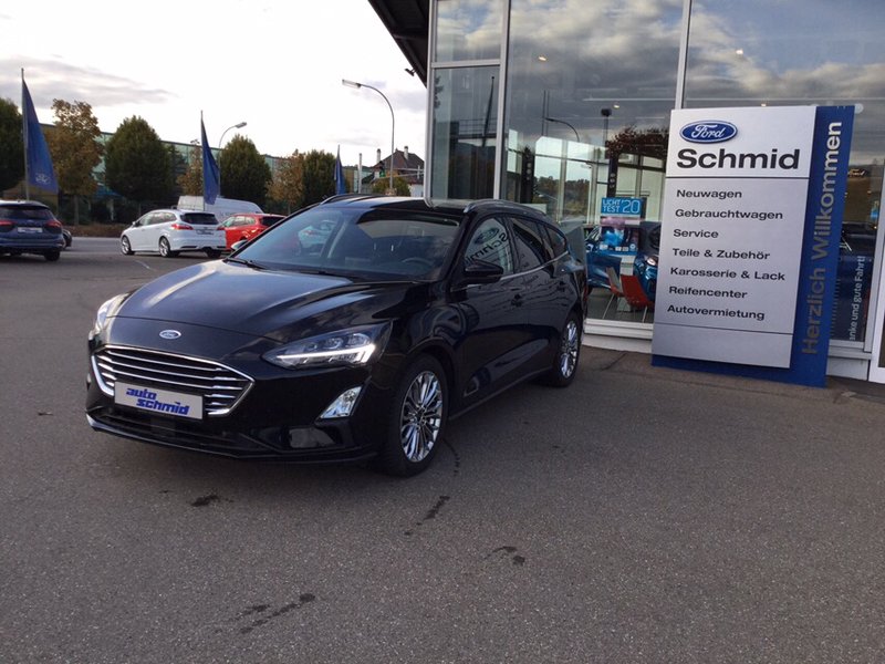 Ford Focus Turnier Titanium + LED + Kamera + Garantie + Winter Paket