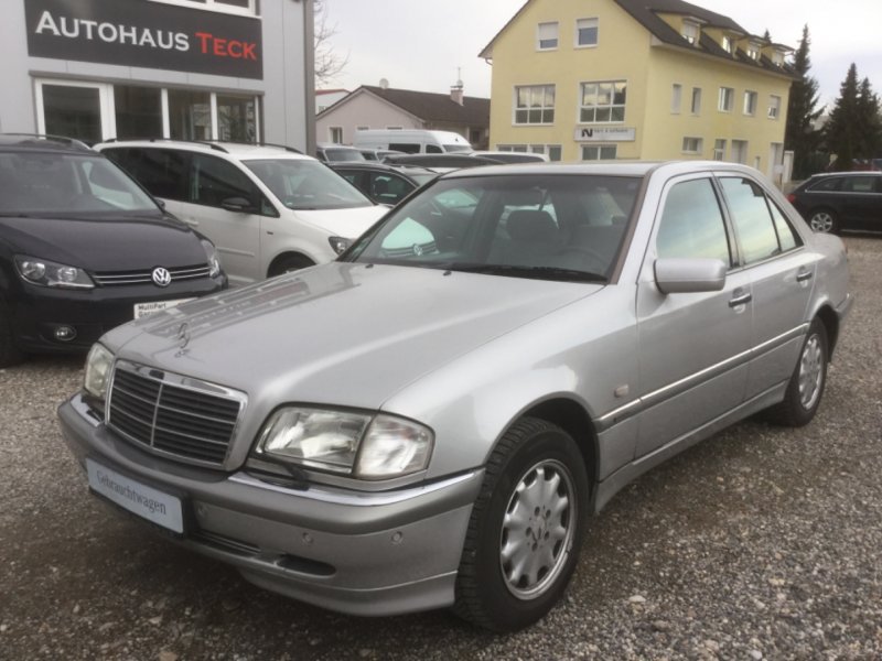 Mercedes-Benz C 200 Elegance KLIMAAUTOMAT AUTOMATIK SHZ PDC E.ROLLO AHK