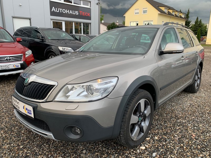 Skoda Scout KLIMAAUTOM SHZ St.Heizung NAVI PDC