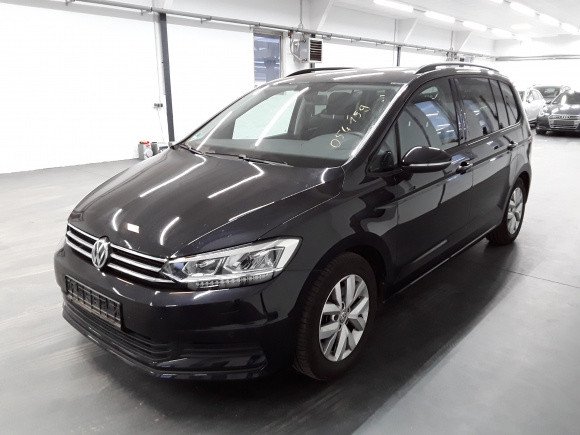 Volkswagen Touran Comfortline BMT NAVI/LED/ 7 Sitzer/ACC/AHK/ALCANTARA