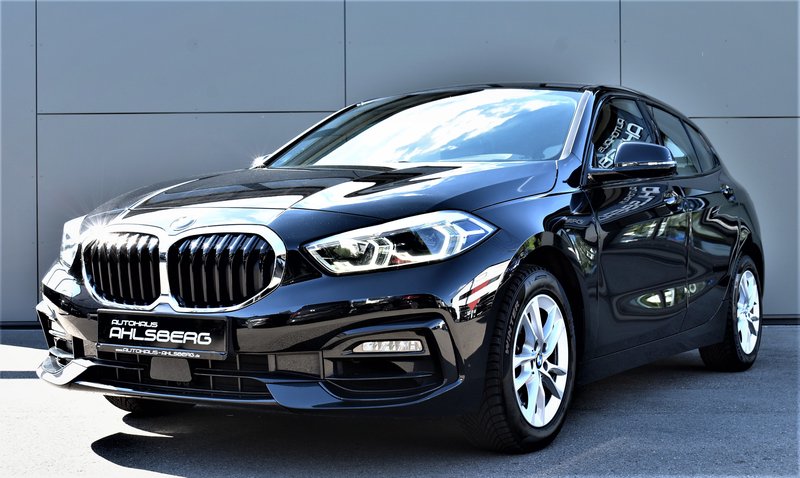 BMW 118 i Sport Line NAVI/LED/LEDER/LANE/BMW LIVE COCKPIT
