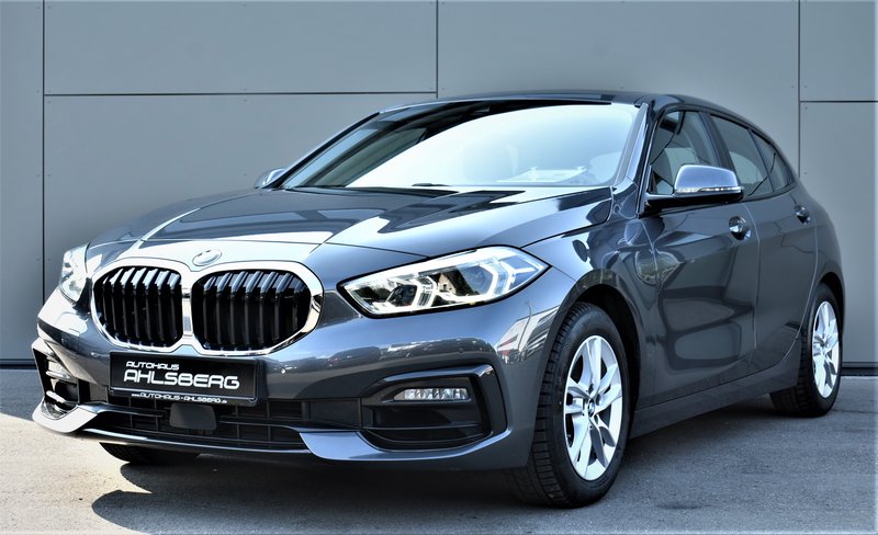 BMW 118 i Sport Line NAVI/LED/LEDER/PANO/ LIVE COCKPIT BMW