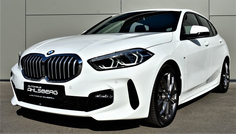 BMW 118 i M Sport Shadow-Line LIVE COCKPIT/NAVI/LED/PANO/TEMPOMAT/SHZ