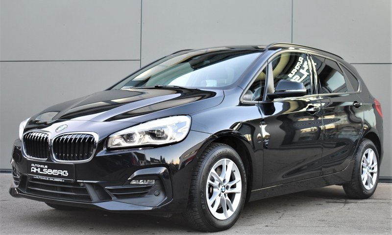 BMW 218d Active Tourer Sport Line LIVE/LED/TEMPO./AHK/PANO/KEYLESS