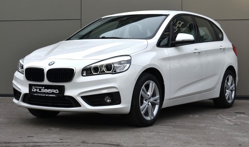 BMW 218i Active Tourer LED/TEMPO./AHK/BT/NAVI/PDC