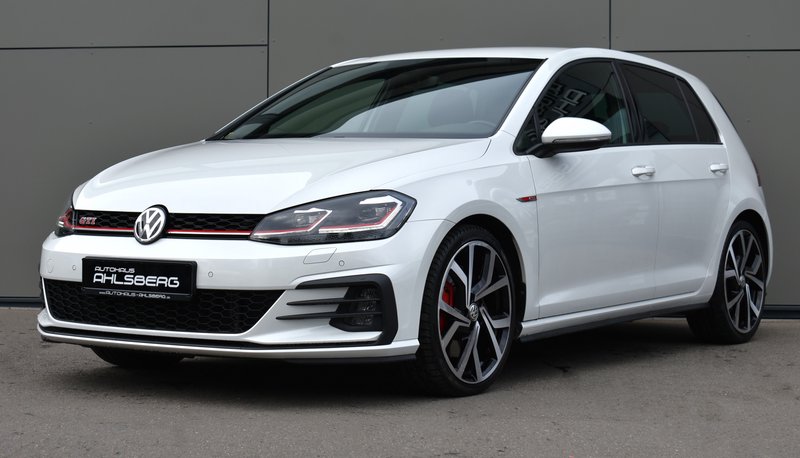 Volkswagen GOLF VII GTI PERFORMANCE VIRTUAL/LED/ACC/LEDER/19"
