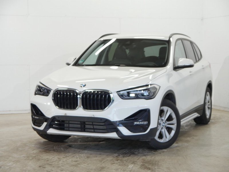 BMW X1 xDrive 20 d Sport Line ACC/KAMERA/AHK/LED/HUD/19"