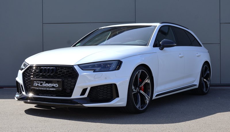 Audi RS4 AVANT 2.9 TFSI/ QUATTRO/MATRIX/MEMORY/PANO/TEMPO