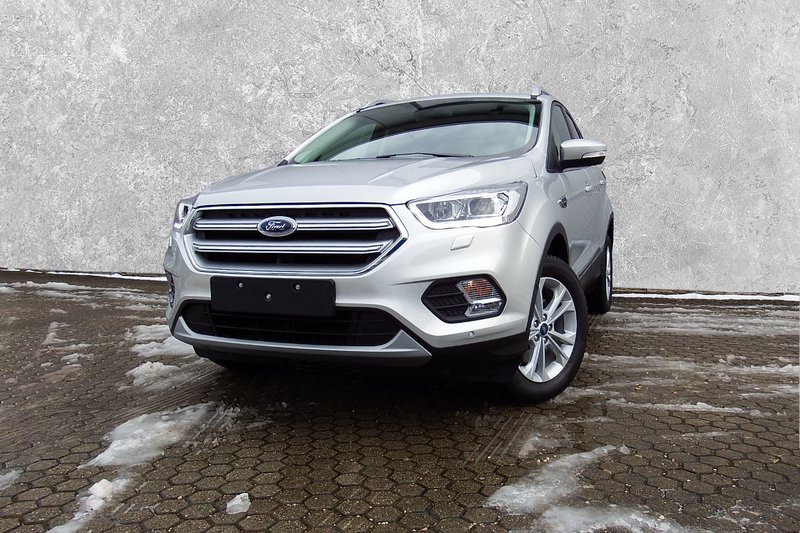 Ford Kuga Titanium 4x4 mit Navi | Xenon | Leder