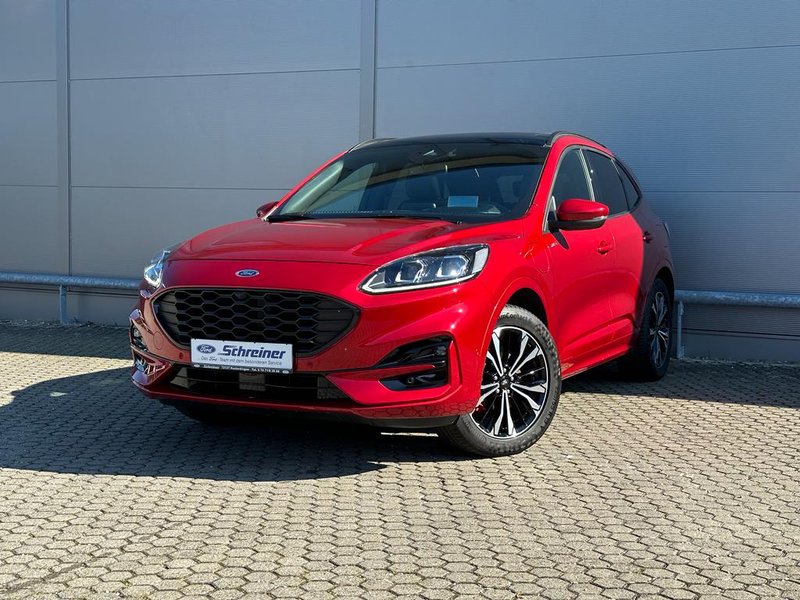 Ford Kuga Plug-In Hybrid ST-Line X mit AHK | Pano
