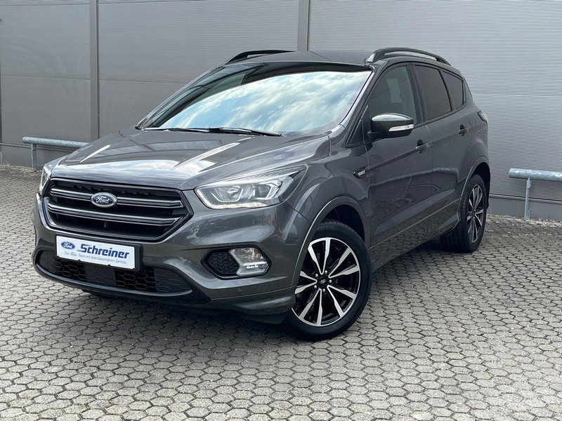 Ford Kuga ST-Line mit AHK schwenkbar / Navi