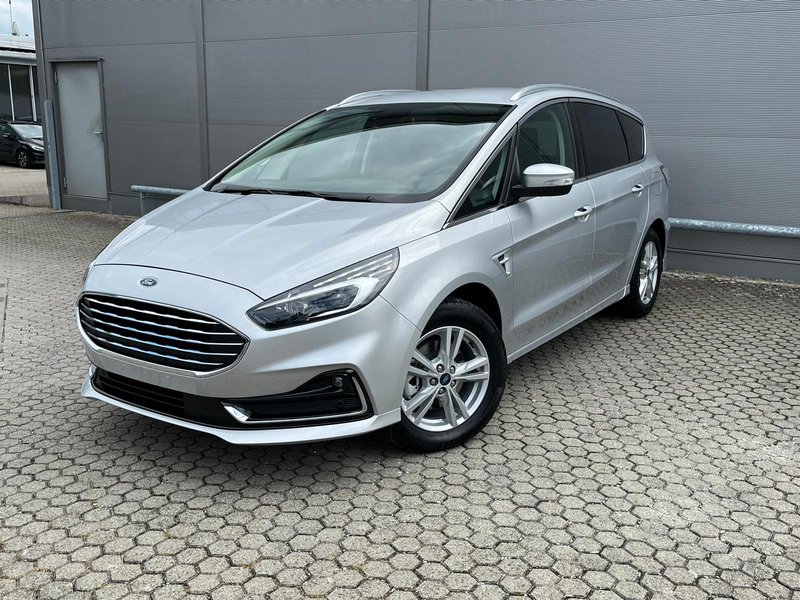 Ford S-Max Titanium mit Navi / AHK abnehmbar
