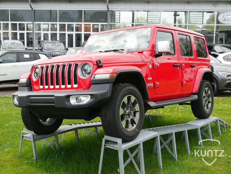 Jeep Wrangler Unlimited Sahara 2.2 CRD LED Sky-One-Touch