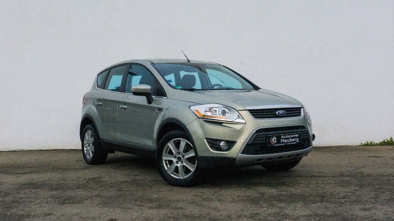 Ford Kuga 2.0 TDCi Titanium 4x4 /BI-XENON/1. HAND