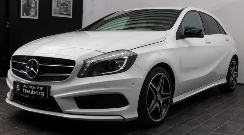 Mercedes-Benz A 200 CDI KAMERA/1.HAND/AMG/BI-XENON/H&K/