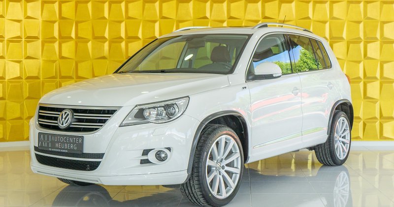 Volkswagen Tiguan 2.0TDI R-LINE/BI-XENON/PANO/KAMERA/AHK/