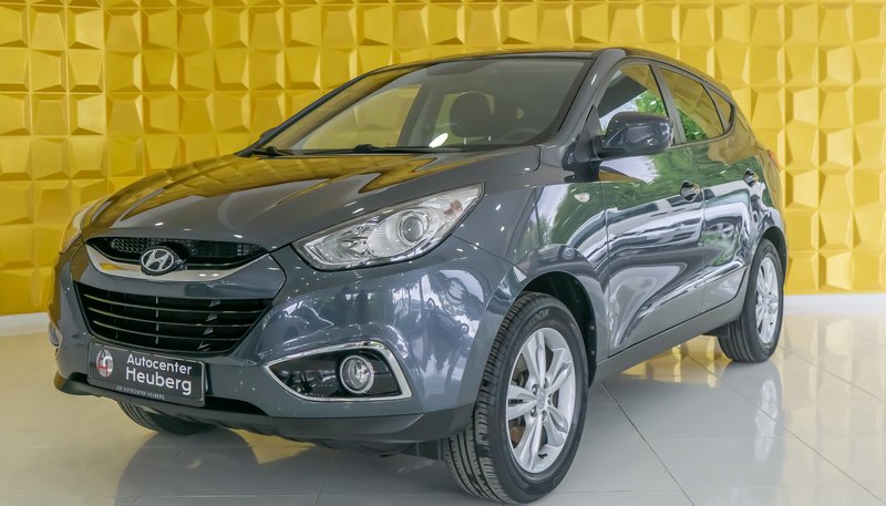 Hyundai ix35 2.0l 4WD/AHK/SHZ/GARANTIE/KLIMA/1.HAND